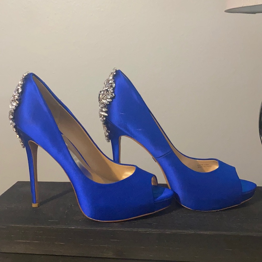 Badgley Mischka Kiara Pumps.